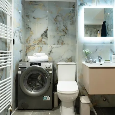 Gem Apartment *